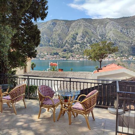 Bay Mola Aparts Kotor Exterior foto