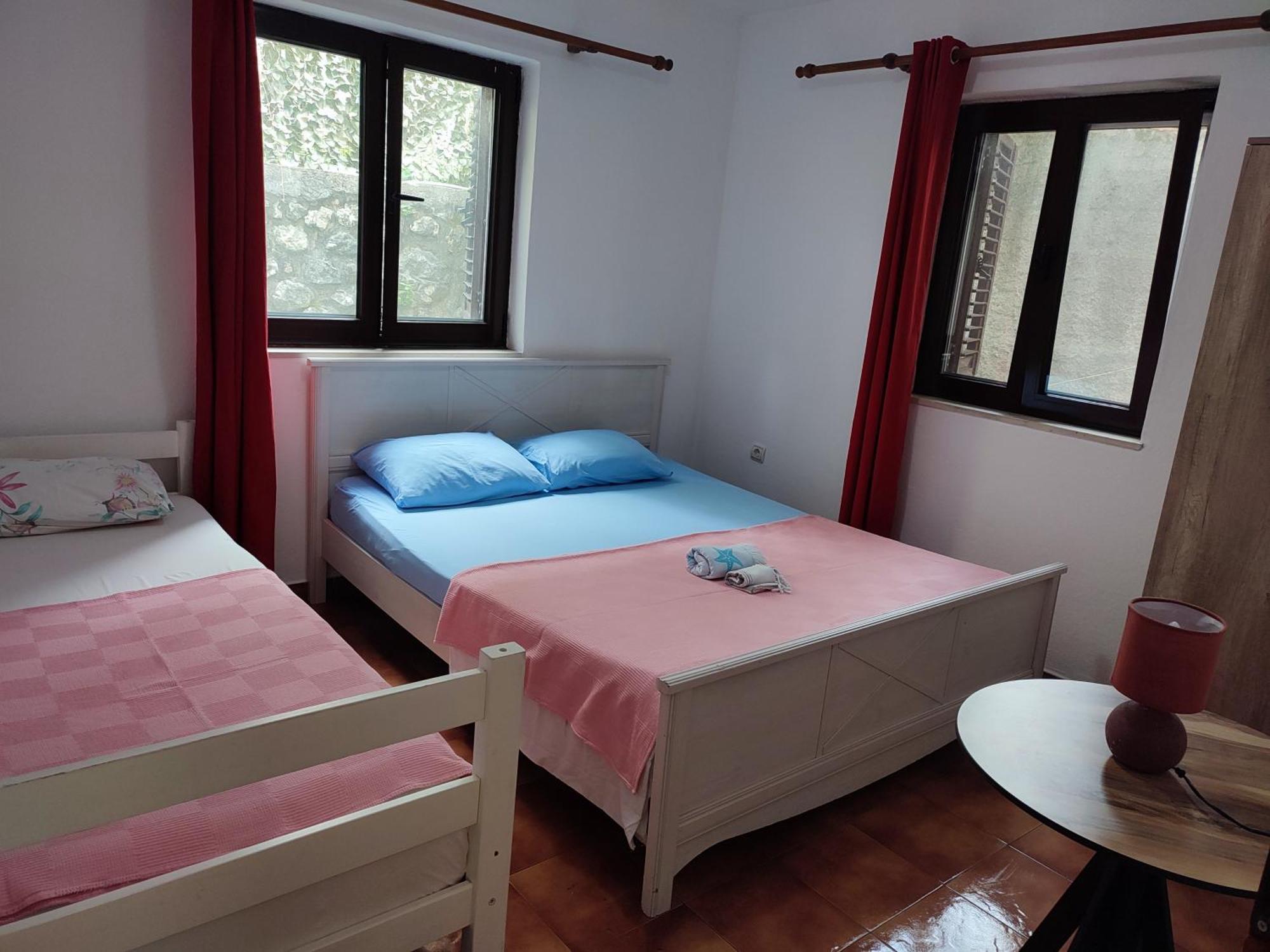 Bay Mola Aparts Kotor Zimmer foto